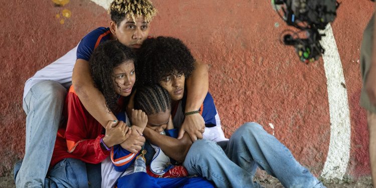 'Por você': filhos de Juli fogem da casa de acolhimento e ficam em apuros. Veja foto exclusiva