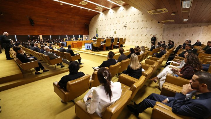 'Se o STF varrer os podres para debaixo do tapete, o Flávio tem que comemorar'