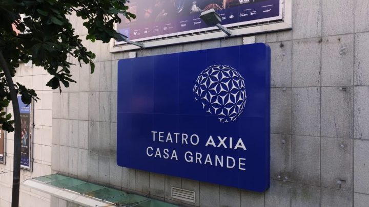 Abertura de uma livraria Blooks no Teatro Casa Grande é um 'retorno para casa'