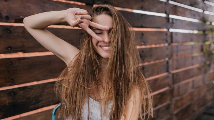 Adeus, mechas marcadas? Adolescentes apostam em iluminação mais natural