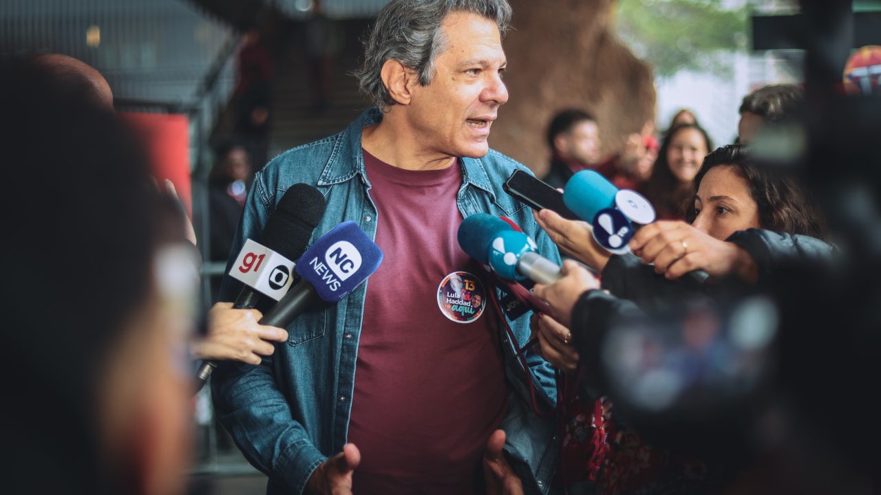 Alckmin e Haddad miram em ligações de Campos Neto com caso Master em ato na avenida Paulista