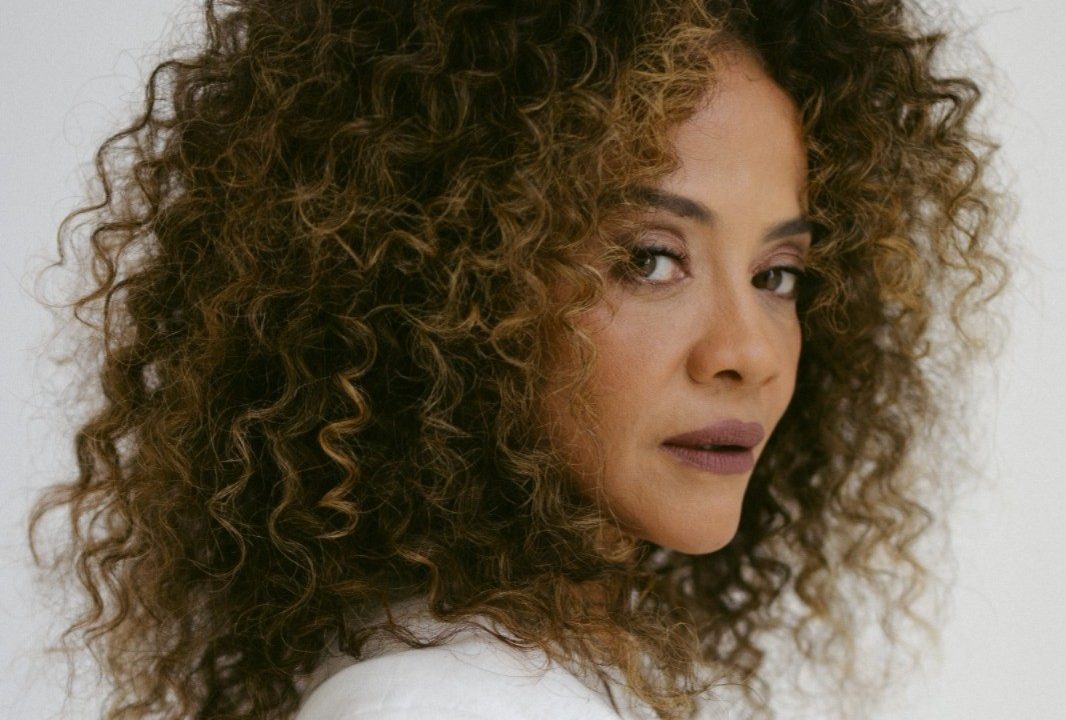 Aline Borges fará sexta temporada de 'Arcanjo renegado'