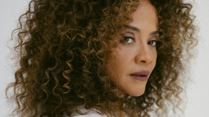 Aline Borges fará sexta temporada de 'Arcanjo renegado'