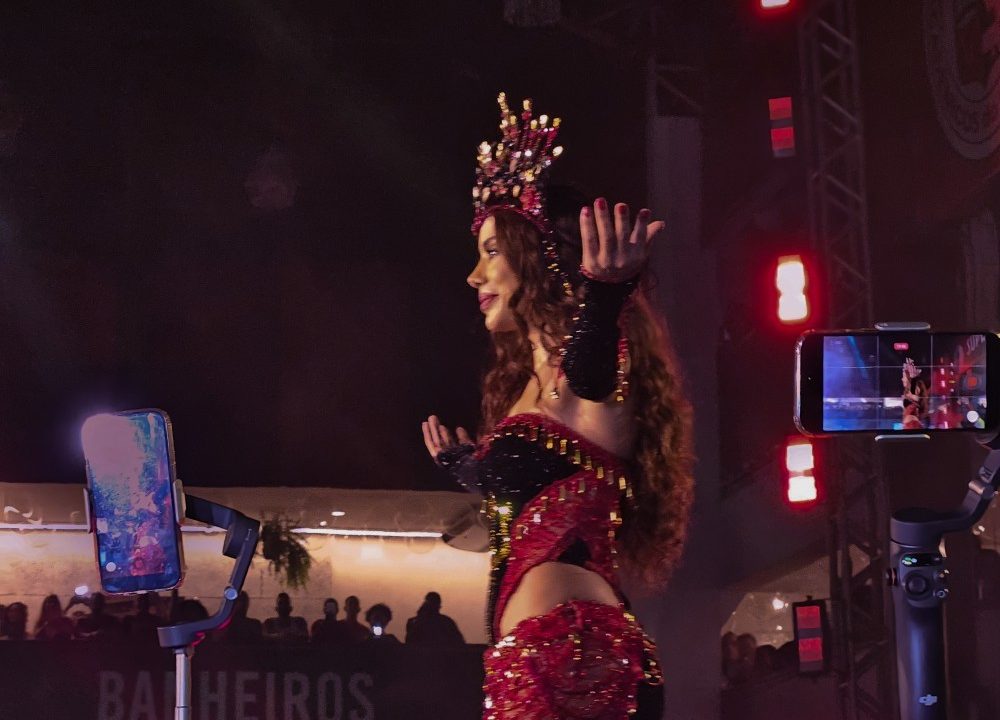 Anitta é coroada rainha de bateria da Grande Rio em noite inspirada por ‘Equilibrium II’: ‘Sempre sonhei estar nesse lugar’