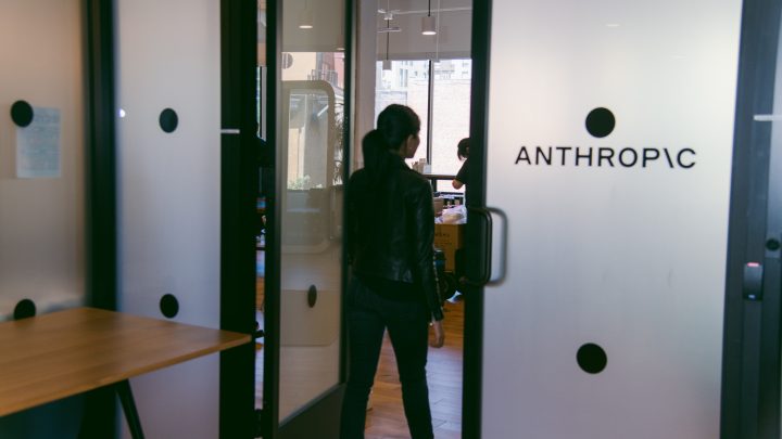 Anthropic afirma ter bloqueado possíveis tentativas de desenvolver armas biológicas
