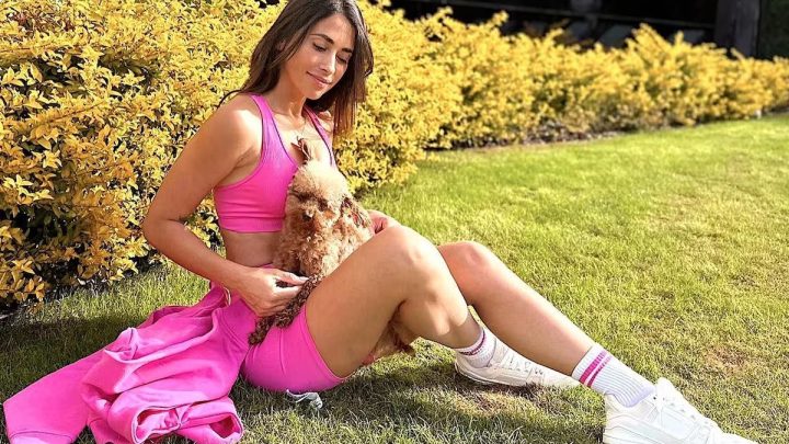 Antonela Roccuzzo, esposa de Messi, pratica atividade que combina ioga e acrobacia para manter a forma; conheça