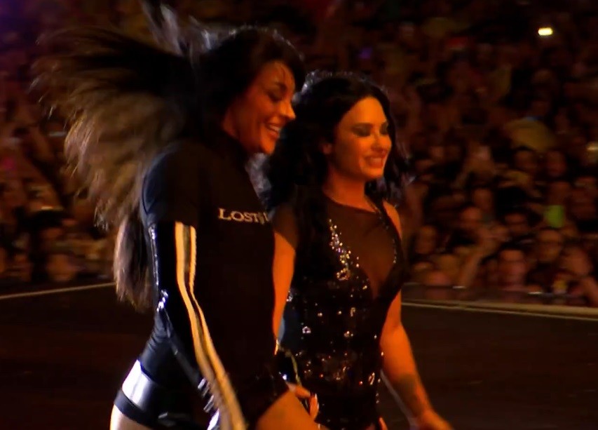Ao lado de Demi Lovato, Pabllo Vittar sobe ao palco Mundo pela quarta vez; relembre as anteriores
