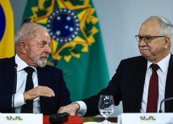 Após cobrar reação de Fachin, Lula terá encontro com presidente do STF em meio à crise na Corte