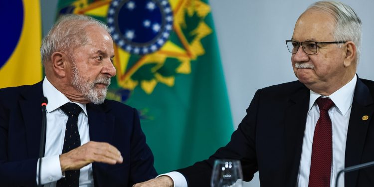 Após cobrar reação de Fachin, Lula terá encontro com presidente do STF em meio à crise na Corte