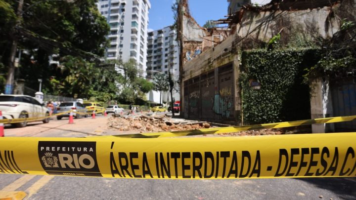 Após desabamento, Prefeitura anuncia desapropriação de casarões no Cosme Velho