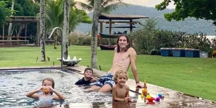 Após feito inédito no Monaco, conheça a mansão de R$ 7 milhões que Filipe Luís deixou no Rio