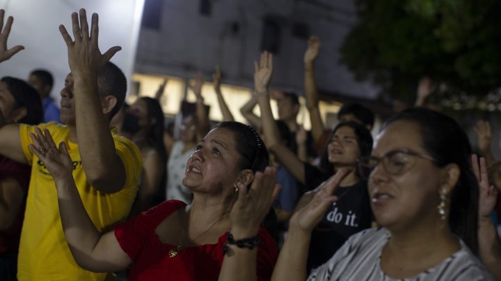 Artigo: 'A mulher que edifica a casa também define o voto, uma análise do eleitorado evangélico feminino' 