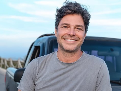 Ator brasileiro agradece apoio após ter casa atingida por incêndio nos Estados Unidos