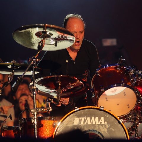 Baterista do Metallica vende mansões por US$ 68 milhões