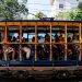Bondinho de Santa Teresa: aos 130 anos, modal vive conflito entre passeio turístico e transporte de bairro