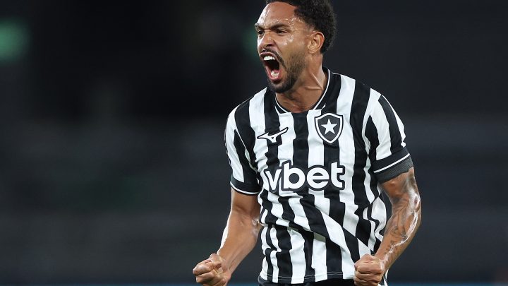 Botafogo desperdiça vantagem numérica em campo e apenas empata com o Bragantino no Nilton Santos