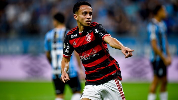 Botafogo oferece o dobro do salário para fechar com meia Matheus Gonçalves; Vasco apela para coração