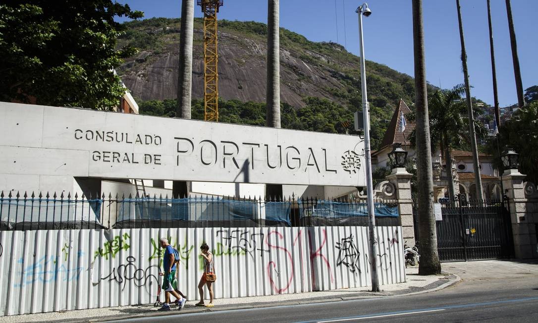 Brasileiros criticam falta de transparência nos processos de cidadania de Portugal