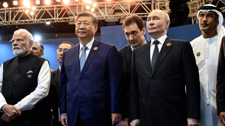 Brics pede 'máxima prudência' no Oriente Médio, e presidente do Irã diz que região 'não precisa de um policial' em referência aos EUA