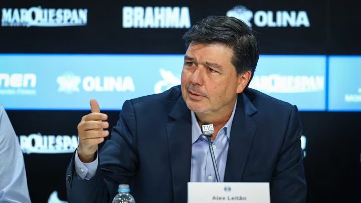 CEO do Grêmio fala em 'roubo' em derrota e chama Botafogo de 'time de picaretas'; alvinegro promete processo