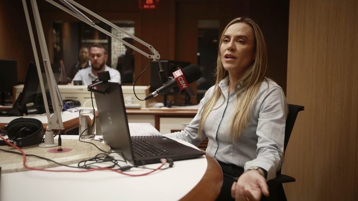 Cabe à governadora do DF e não a Lula dar solução para o BRB
