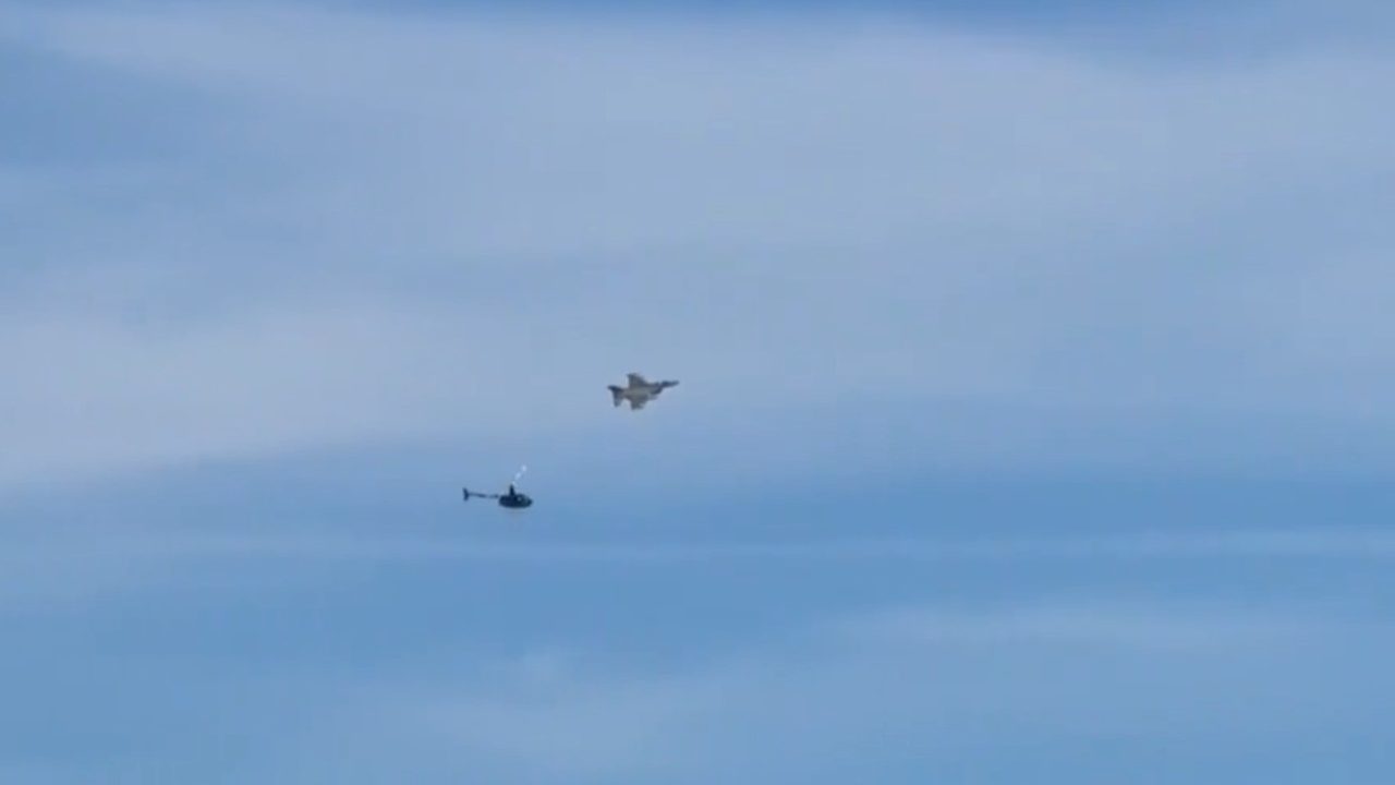 Caça da Força Aérea dos EUA intercepta helicóptero que se aproximou de área de espaço restrito para Trump; vídeo