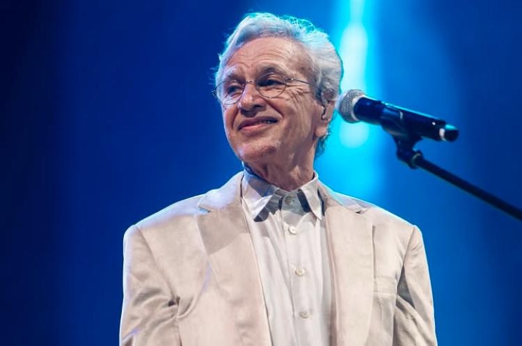 Caetano Veloso vence ação contra a TV Alterosa, de Minas Gerais, e dois apresentadores