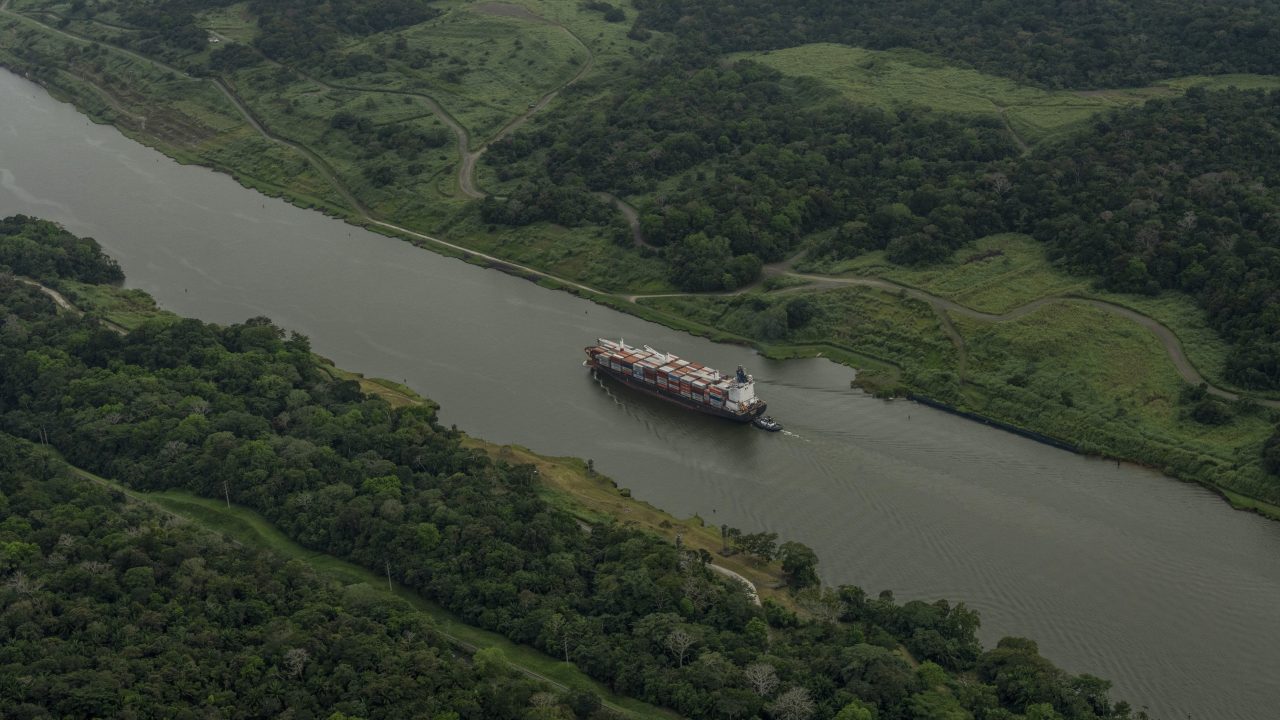Canal do Panamá planeja reduzir ainda mais trânsito de navios devido ao El Niño