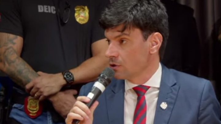 Caso Cão Orelha: MP quer que ex-delegado-geral de SC pague até R$ 795 mil