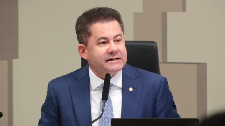 Cezinha de Madureira buscou influência junto a ministros do STF para atender a interesses de mulher e de ex-assessora de Lira, aponta PF