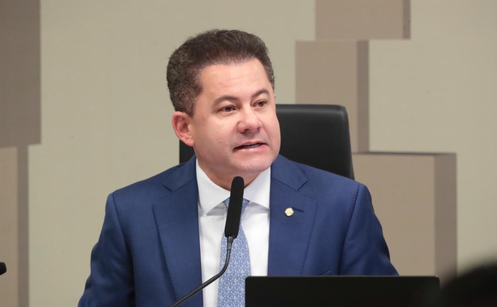 Cezinha de Madureira buscou influência junto a ministros do STF para atender a interesses de mulher e de ex-assessora de Lira, aponta PF