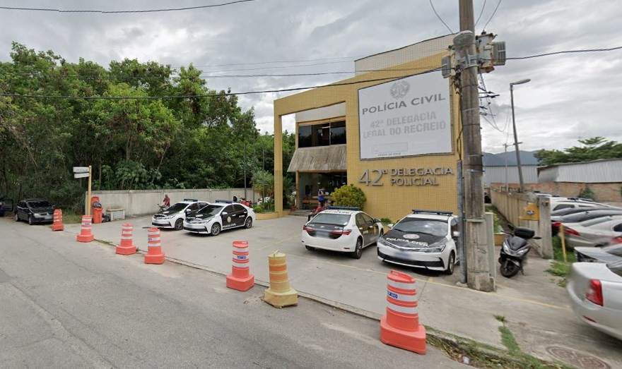 Cinco suspeitos são levados para delegacia após confronto com BOPE; fuzil e pistola são apreendidos na Zona Sudoeste