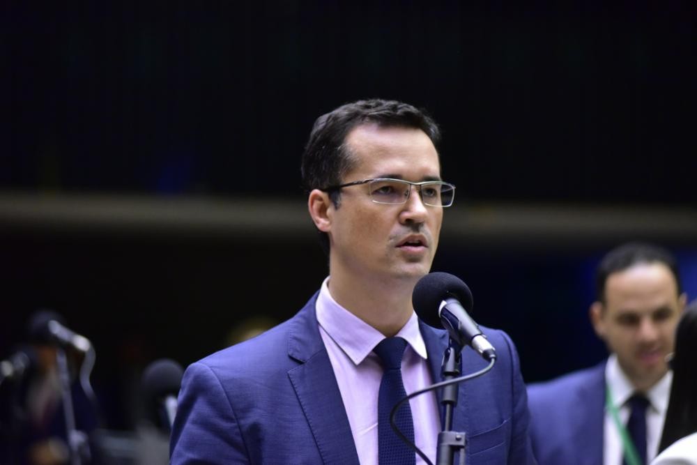 Com a campanha proibida, Dallagnol não pode mais ser substituído ao Senado na chapa de Moro no PR