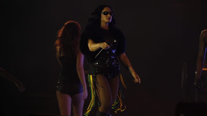 Crítica: Entre a diva e o divã, Demi Lovato faz a felicidade dos fãs