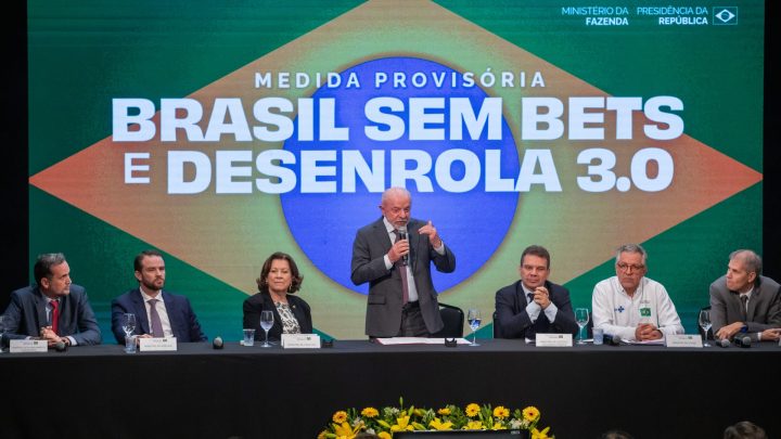 Decisão de Lula de vetar bets amplia disputa por eleitor endividado e rivais atacam medida 'eleitoreira'