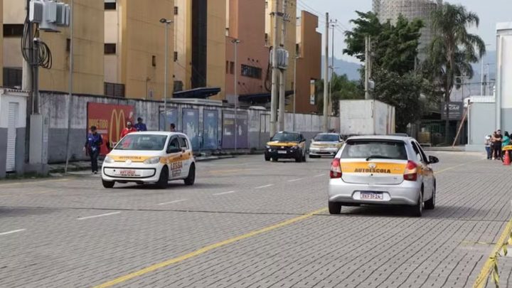 Detran vai permitir o uso de carro automático na formação de futuros motoristas no Rio