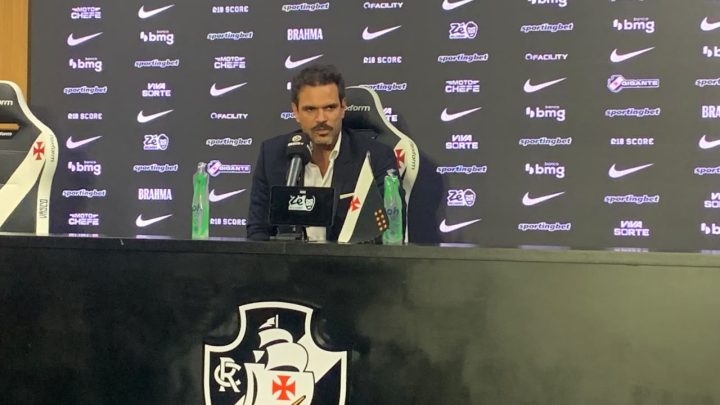 Diretor de futebol do Vasco confirma negociação para renovação de Jair: 'Está em curso neste momento'