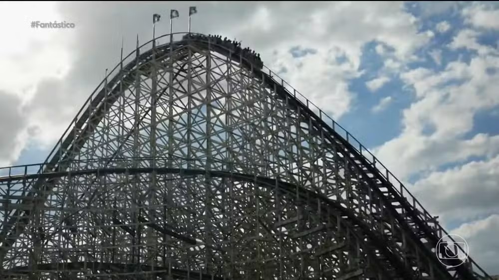 Entenda em cinco pontos o que aconteceu com a jovem que perdeu os movimentos após andar em montanha-russa do Hopi Hari