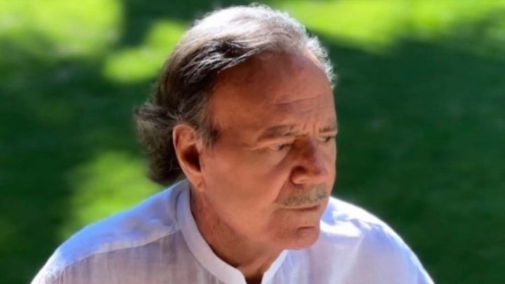 Ex-funcionárias de Julio Iglesias pedem investigação de nova denúncia por agressão sexual