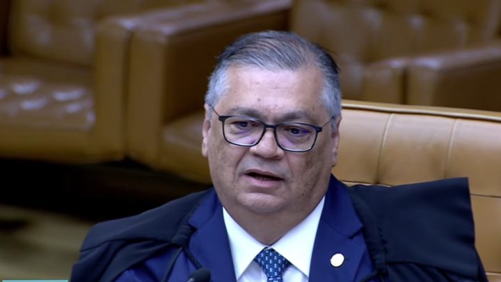 Fachin e Dino discutem durante julgamento sobre mensagens de Moraes e Vorcaro: 'Tem que seguir o regimento'