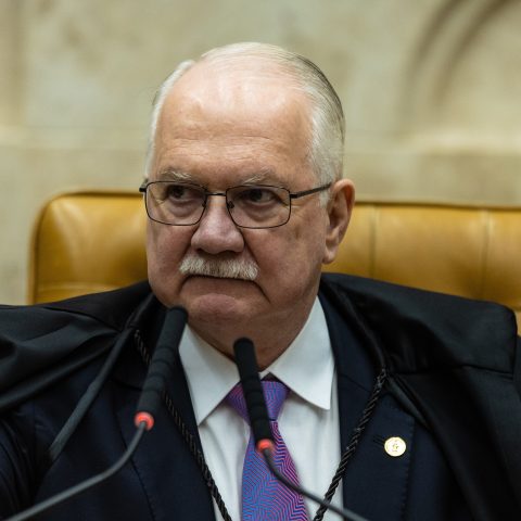 Fachin se reúne separadamente com Moraes e Dino e amplia consultas a ministros sobre crise no STF
