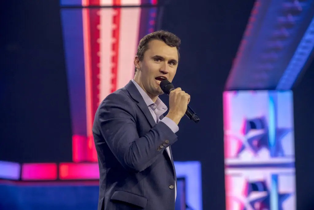 Família de Charlie Kirk culpa universidade em notificação judicial