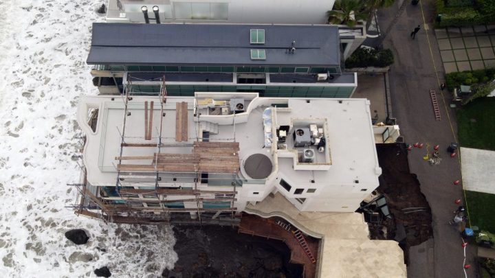 Fenômenos climáticos provocaram abertura de cratera em mansão de Nicolas Cage; entenda
