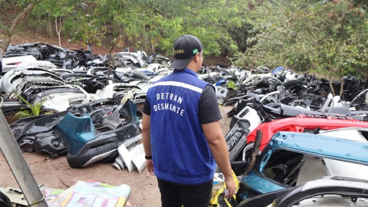 Ferros-velhos são interditados por comércio de peças irregulares em Saquarema