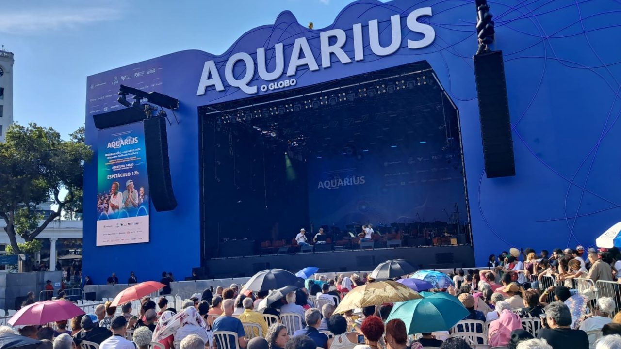 Fila e expectativa: público chega cedo para show de Emicida e Leci com orquestra