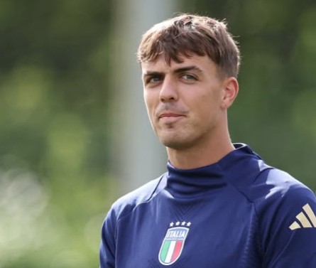 Filho da lenda Maldini, atacante do Cagliari bate Porsche, vai para hospital e testa positivo para álcool
