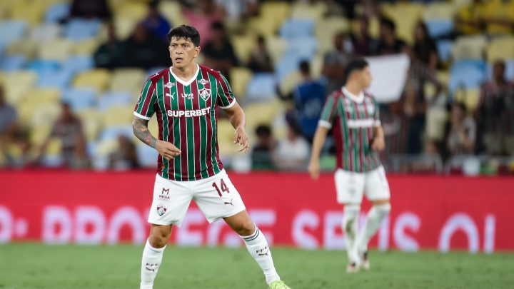 Fluminense: Cano sente dores na posterior da coxa direita, sai do Maracanã mancando e fará exame nesta quarta-feira