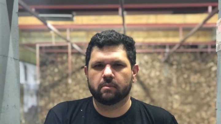Foragido, Oswaldo Eustáquio registra candidatura à Câmara no prazo final