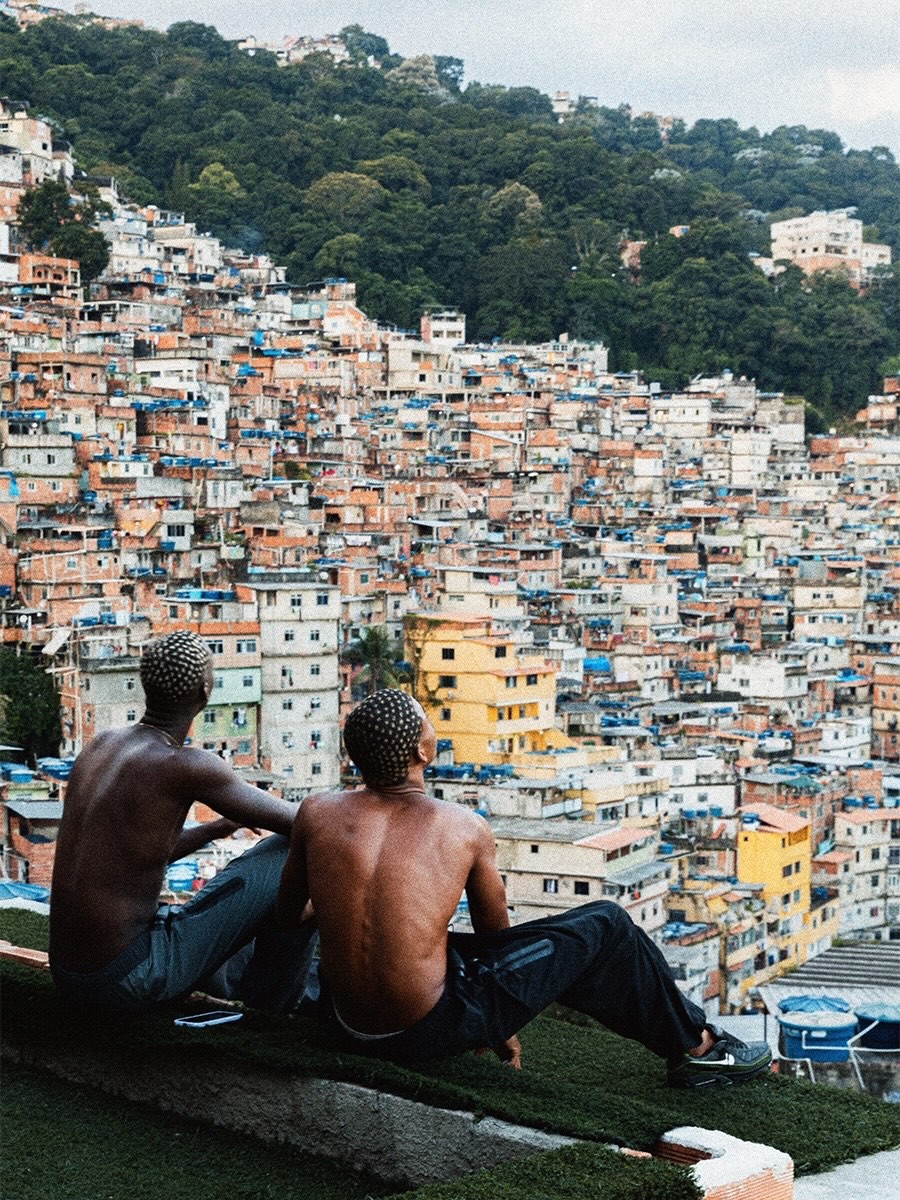Fotogracria registra a vida e a cultura de dentro da Rocinha