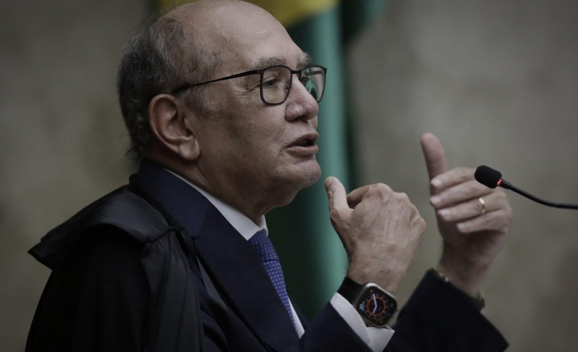 Gilmar questiona decisão de Moraes e aponta competência do plenário para explicar interrupção de julgamento sobre afastamento de Andrei